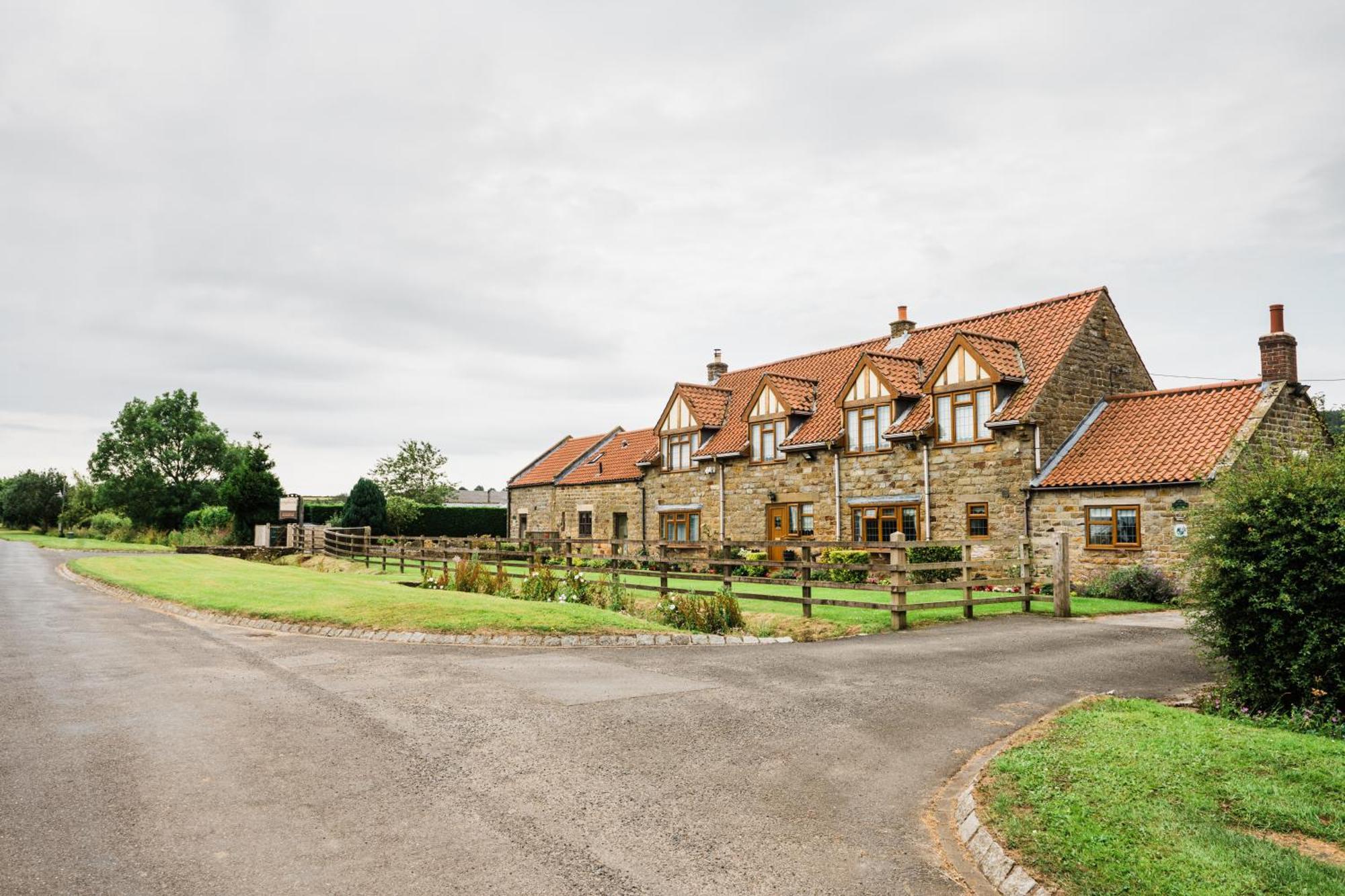 Low Moor Lodge Scarborough Bagian luar foto